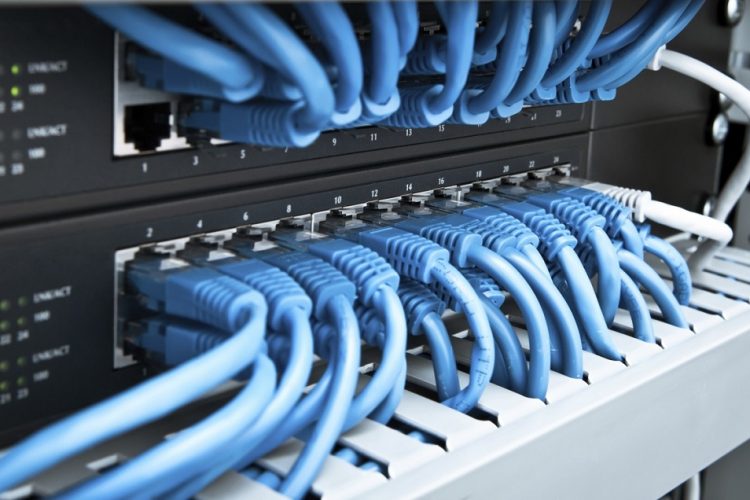 مدیریت کابل ضعیف دشمن امنیت اتاق سرور است